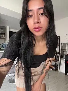 Snapshot of aimi_art1 chatting on 02-05-25, 07:20 aimi art1 online show from 02-05-25, 07:20