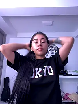 Snapshot of aimi_art1 chatting on 10-08-25, 10:18 aimi art1 online show from 10-08-25, 10:18