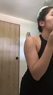 Snapshot of aimi_art1 chatting on 10-26-25, 06:25 aimi art1 online show from 10-26-25, 06:25