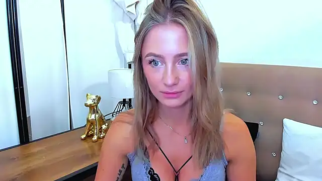 LenaCUTE online show from 10-15-25, 07:52