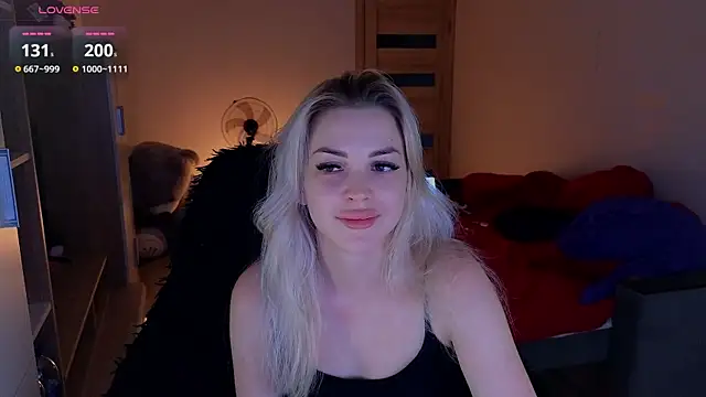 Snapshot of MilanaOmg chatting on 06-25-26, 06:01 MilanaOmg online show from 06-25-26, 06:01