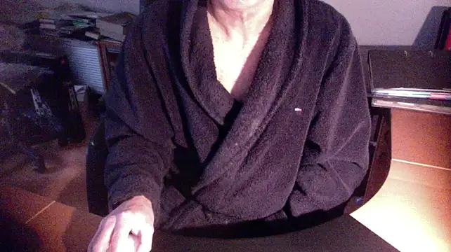 Snapshot of outlaw200 chatting on 01-16-25, 08:11 outlaw200 online show from 01-16-25, 08:11