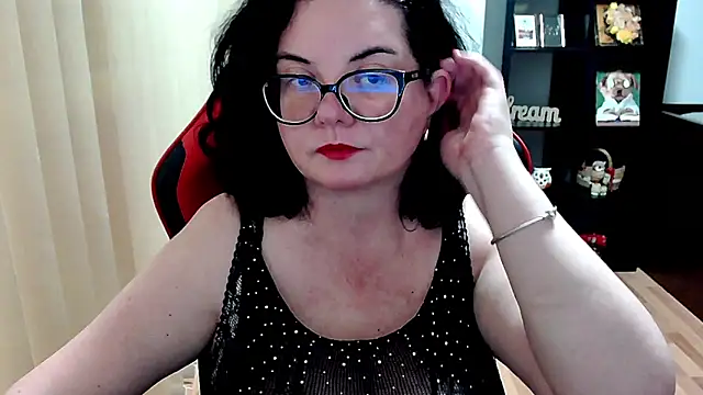MissTroublle online show from 05-15-26, 10:33