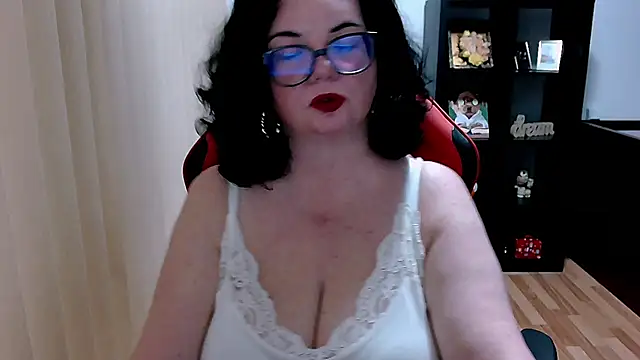 Snapshot of MissTroublle chatting on 06-17-26, 09:45 MissTroublle online show from 06-17-26, 09:45