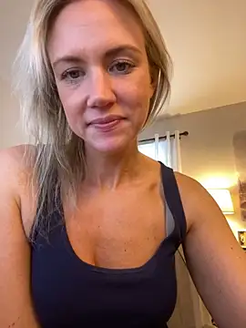 Snapshot of Kay_Cakes chatting on 12-02-24, 08:11 Kay Cakes online show from 12-02-24, 08:11