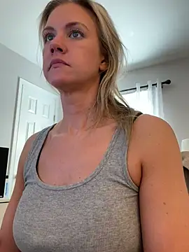 Snapshot of Kay_Cakes chatting on 03-14-25, 03:58 Kay Cakes online show from 03-14-25, 03:58