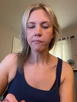 Snapshot of Kay_Cakes chatting on 07-15-26, 02:22 Kay Cakes online show from 07-15-26, 02:22