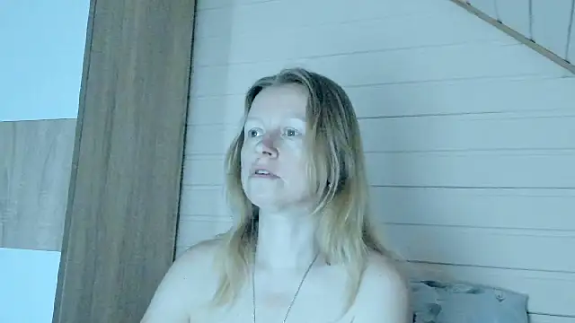 I AM MILF online show from 07-02-26, 06:52