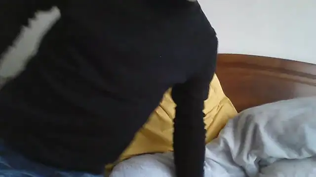 CarlosRocha73 online show from 04-15-26, 11:06
