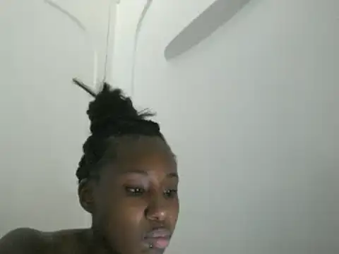 Xochillovemoney2 online show from 09-09-25, 06:46