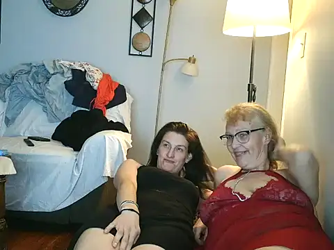 Snapshot of pctt chatting on 10-11-25, 06:23 pctt online show from 10-11-25, 06:23