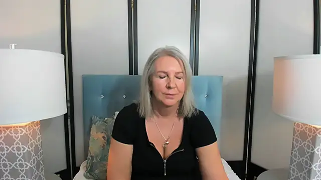 EricaTop online show from 02-19-25, 04:44