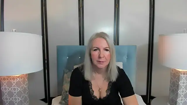 EricaTop online show from 11-29-25, 06:05