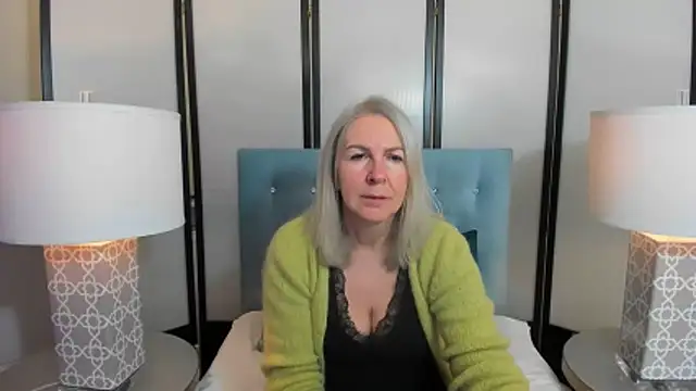 Snapshot of EricaTop chatting on 02-02-26, 06:28 EricaTop online show from 02-02-26, 06:28