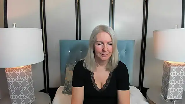 Snapshot of EricaTop chatting on 02-19-26, 09:33 EricaTop online show from 02-19-26, 09:33