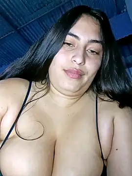 Snapshot of xandra252 chatting on 06-02-26, 04:25 xandra252 online show from 06-02-26, 04:25