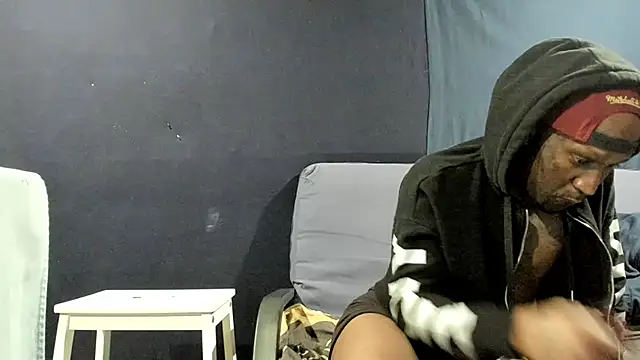 iBreakHeartz online show from 01-02-25, 03:05