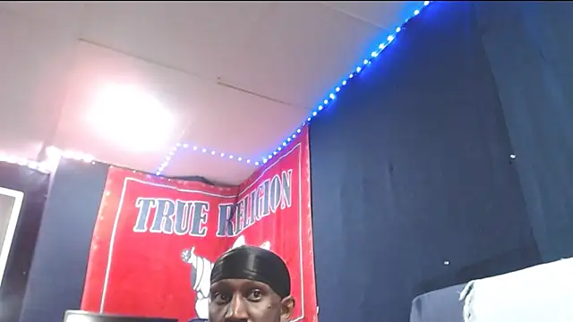 iBreakHeartz online show from 09-30-25, 02:38