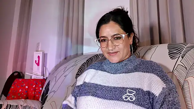 Snapshot of DeesseLuxure chatting on 03-11-26, 04:29 DeesseLuxure online show from 03-11-26, 04:29