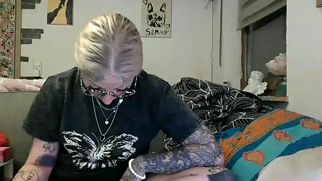Snapshot of RoxxyInk chatting on 05-31-26, 12:08 RoxxyInk online show from 05-31-26, 12:08