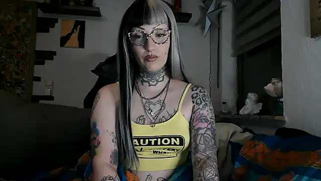 Snapshot of RoxxyInk chatting on 06-07-26, 10:35 RoxxyInk online show from 06-07-26, 10:35