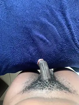 Snapshot of Curvy_conda chatting on 01-10-25, 01:20 Curvy conda online show from 01-10-25, 01:20