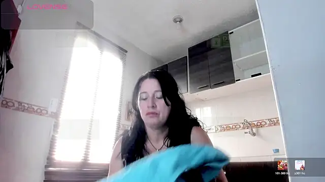 Snapshot of LADY_HELLEN chatting on 04-27-26, 08:07 LADY HELLEN online show from 04-27-26, 08:07