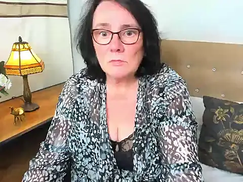 Snapshot of DorisDesire chatting on 05-13-26, 05:54 DorisDesire online show from 05-13-26, 05:54