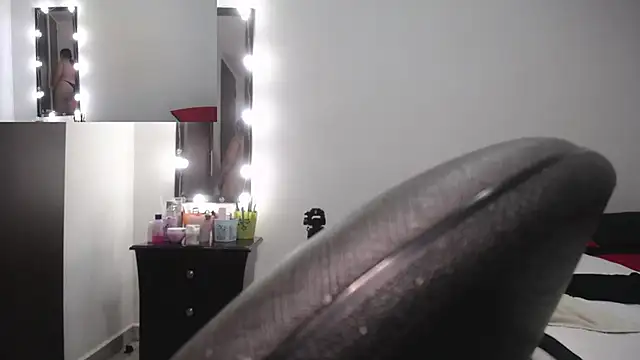 zoe hotxxx online show from 02-06-25, 01:32