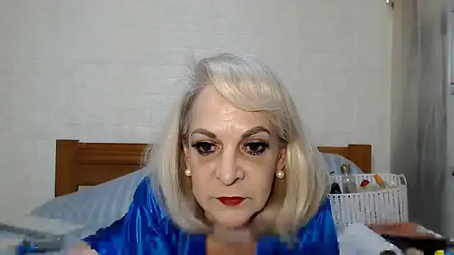 awild kitten online show from 06-07-26, 10:41
