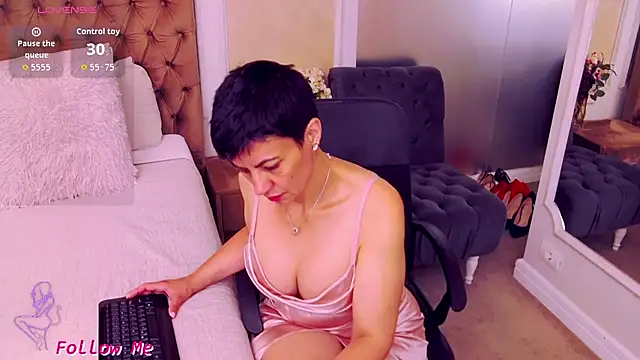 BustyPenellope online show from 06-26-26, 03:22