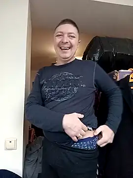 Snapshot of Pokaz2020 chatting on 12-18-24, 09:14 Pokaz2020 online show from 12-18-24, 09:14