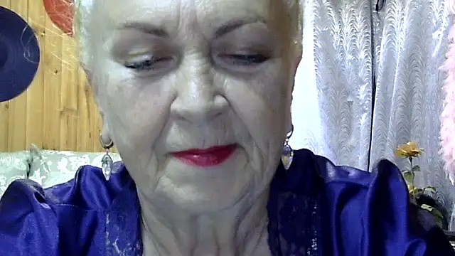Emma52610 online show from 10-11-25, 11:20