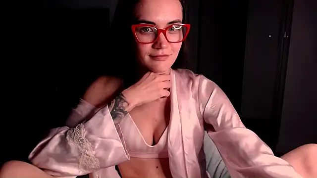 EvelynGG online show from 11-07-25, 08:42