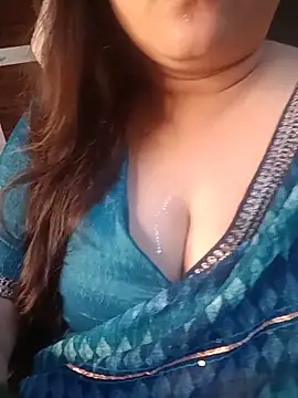 Snapshot of naughtymadam chatting on 05-19-26, 06:09 naughtymadam online show from 05-19-26, 06:09