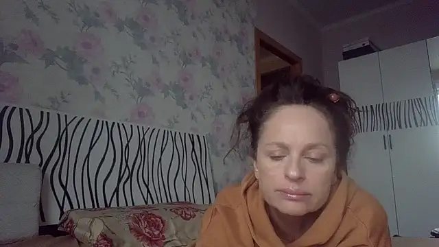 LindaStarS online show from 10-08-25, 06:11