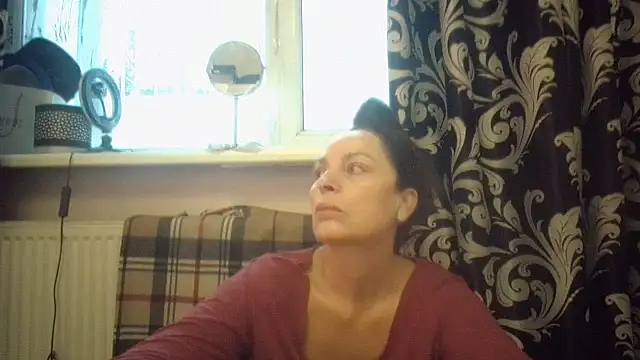 LindaStarS online show from 12-21-25, 05:47