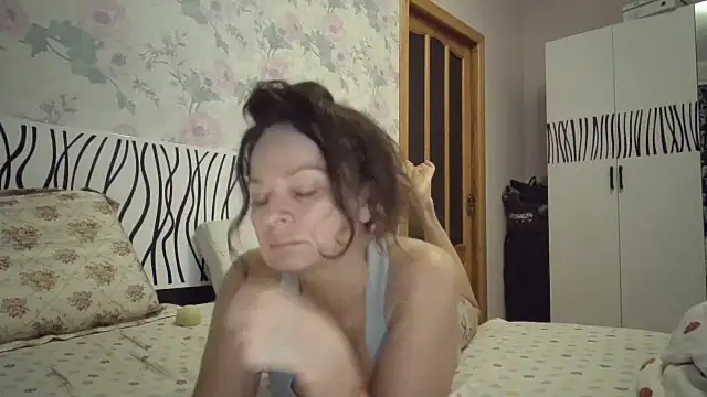 LindaStarS online show from 03-10-26, 05:51