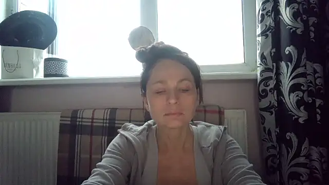 Snapshot of LindaStarS chatting on 04-29-26, 05:06 LindaStarS online show from 04-29-26, 05:06