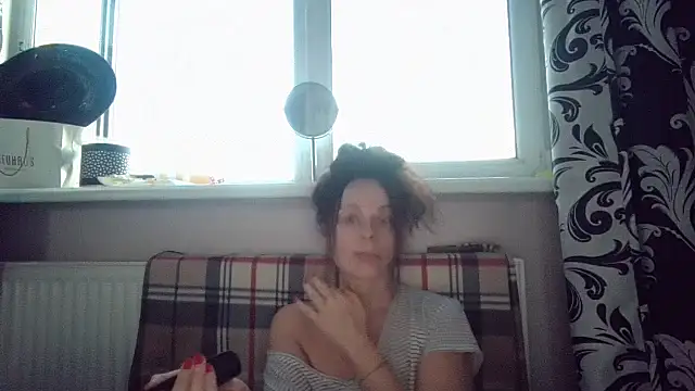 Snapshot of LindaStarS chatting on 05-15-26, 05:31 LindaStarS online show from 05-15-26, 05:31