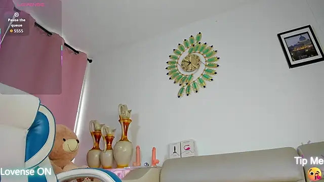 Snapshot of latinwondercockts chatting on 09-27-25, 12:43 latinwondercockts online show from 09-27-25, 12:43