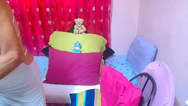 SLUTTYROXY online show from 04-15-26, 07:04