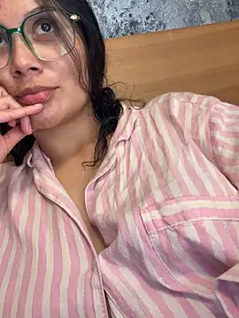 Snapshot of kinky_mila@xh chatting on 02-12-26, 03:01 kinky milaxh online show from 02-12-26, 03:01