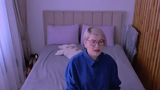 sabrinamacmarren online show from 03-28-26, 09:31