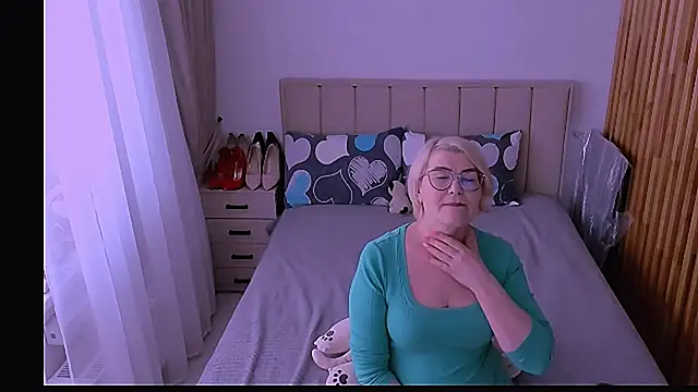 Snapshot of sabrinamacmarren chatting on 05-12-26, 01:52 sabrinamacmarren online show from 05-12-26, 01:52