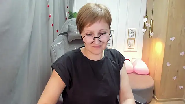 Paris Cherry online show from 02-18-25, 07:41