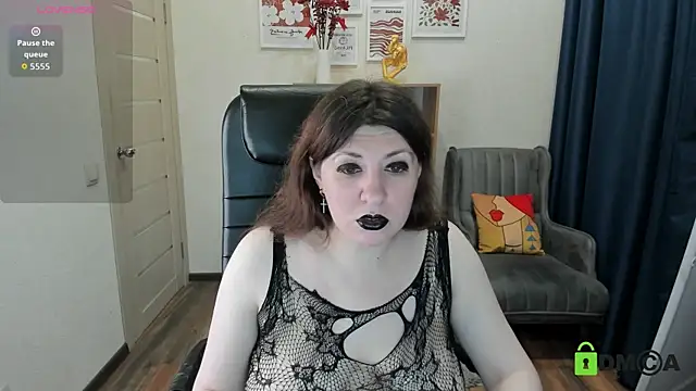 Snapshot of Black_Black_Rose chatting on 06-27-26, 08:14 Black Black Rose online show from 06-27-26, 08:14