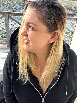 Snapshot of Anna_Alexa chatting on 02-27-25, 09:54 Anna Alexa online show from 02-27-25, 09:54