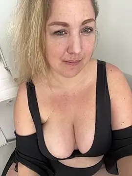 Snapshot of Anna_Alexa chatting on 03-13-25, 07:31 Anna Alexa online show from 03-13-25, 07:31