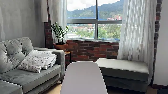 illaroom online show from 03-18-25, 05:21